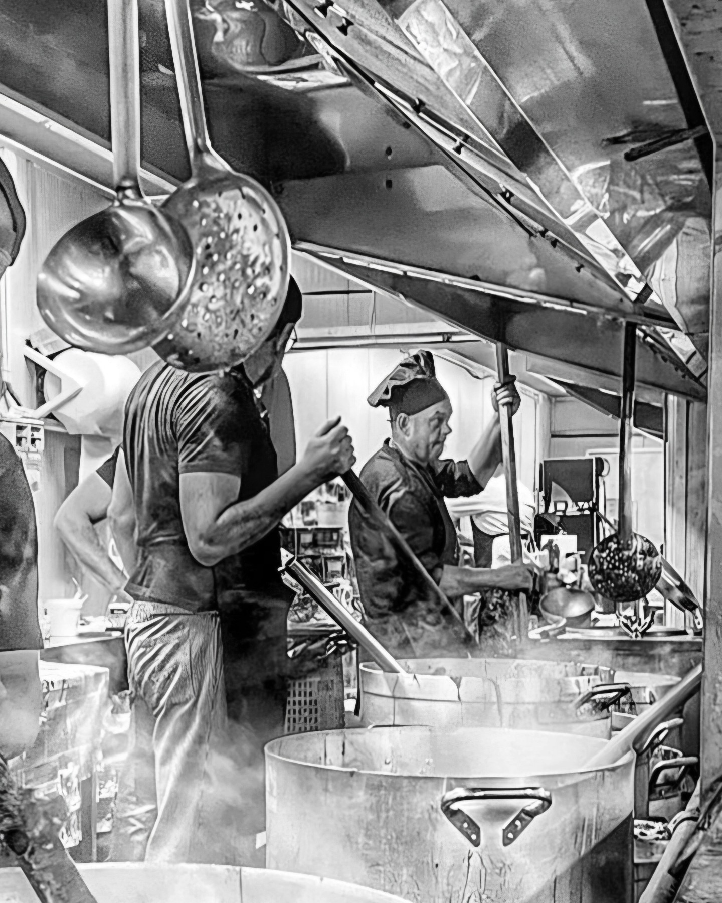 Oggi cucine aperte a pranzo dalle ore 12.00