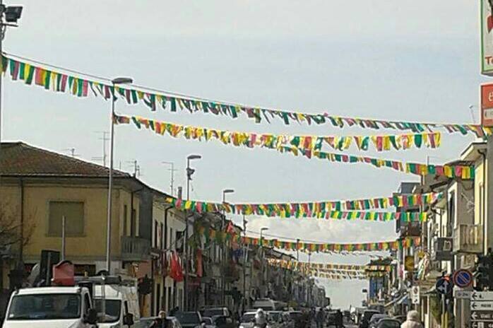 Eh Già… Stanno per tornare i festoni in…