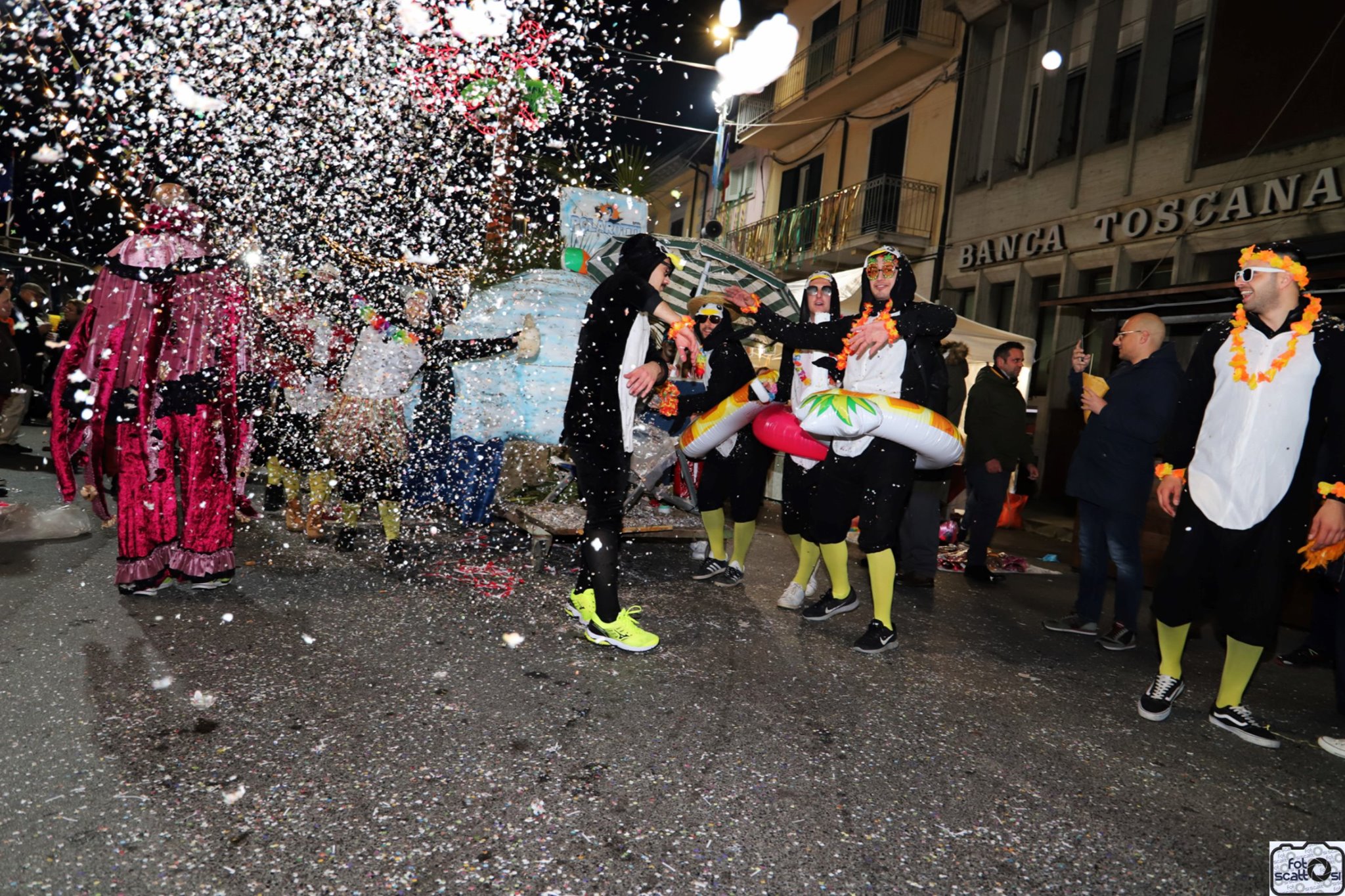 Le Maschere della Darsena 2026: Trionfo di Satira, Carrette e Popolo in Via Coppino