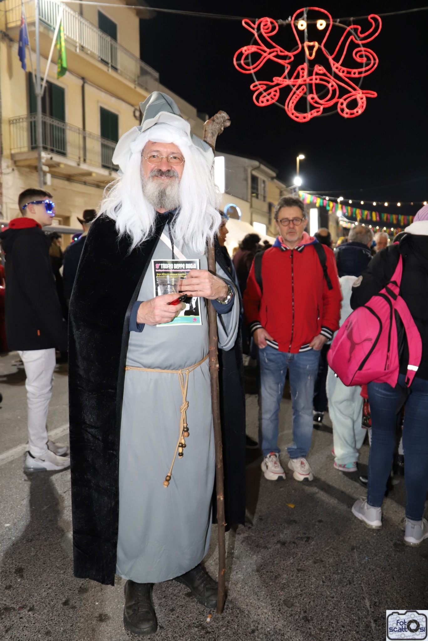 Una sezione di maschere che hanno partecipato a...