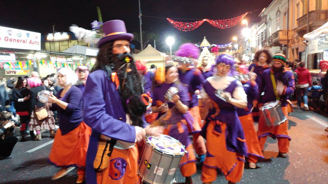 Allegria con i #pedrasamba #festarionale #carnevaldarsena…